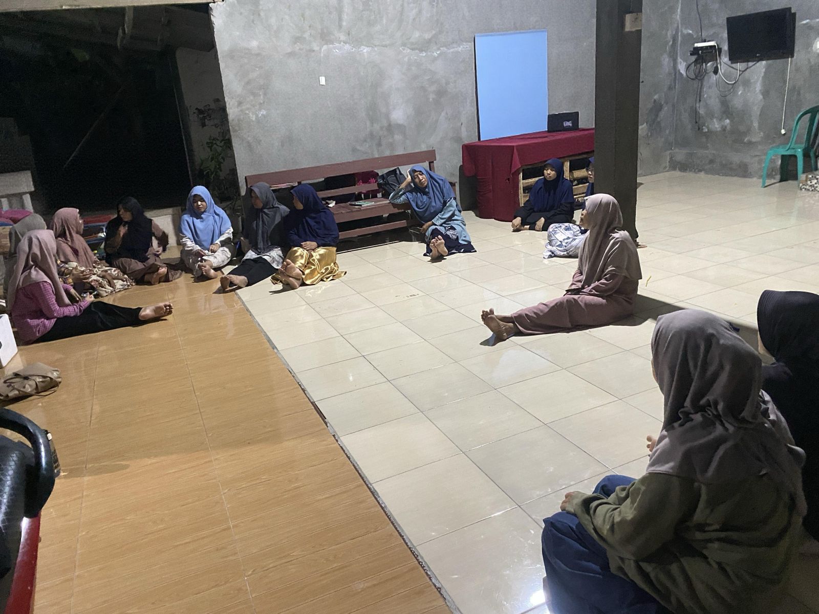 Musyawarah ibu ibu PAC LDII Warga makmur jaya jalin kerukunan kekompakan dan kerjasama yang baik