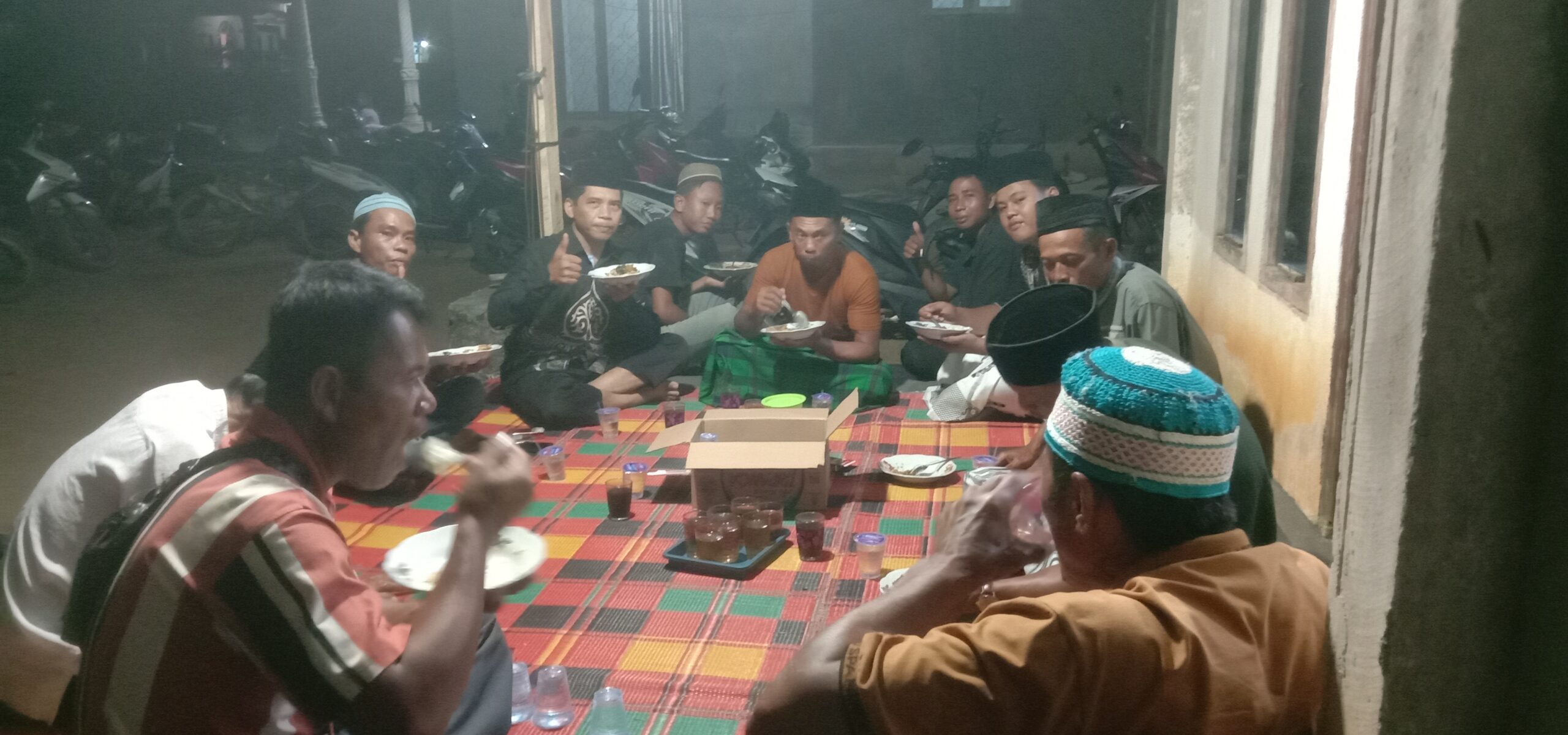 WARGA PC LDII GUNUNG AGUNG HADIRI SYUKURAN RUMAH BARU, PERKUAT KERUKUNAN DAN KEBERSAMAAN DI LINGKUNGAN