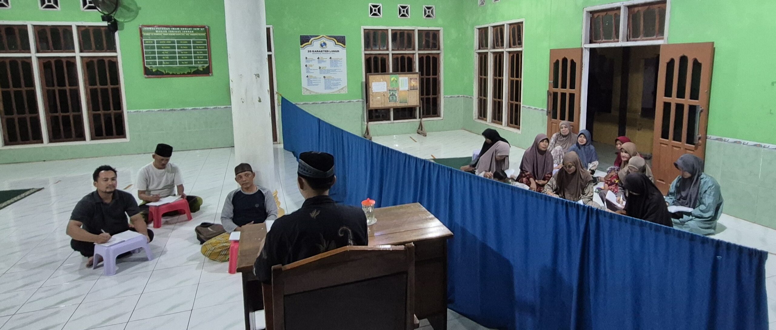Kegiatan Pengajian Rutin PAC LDII Gedung Karya Jitu Tekankan Pentingnya Memahami Hak Dan kuwajiban Suami Istri.